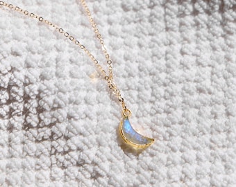 Moonstone necklace • Moonstone • Gemstone Necklace • Tiny Gemstone Necklace • Crystal moon necklace • Moonstone jewelry • June birthstone