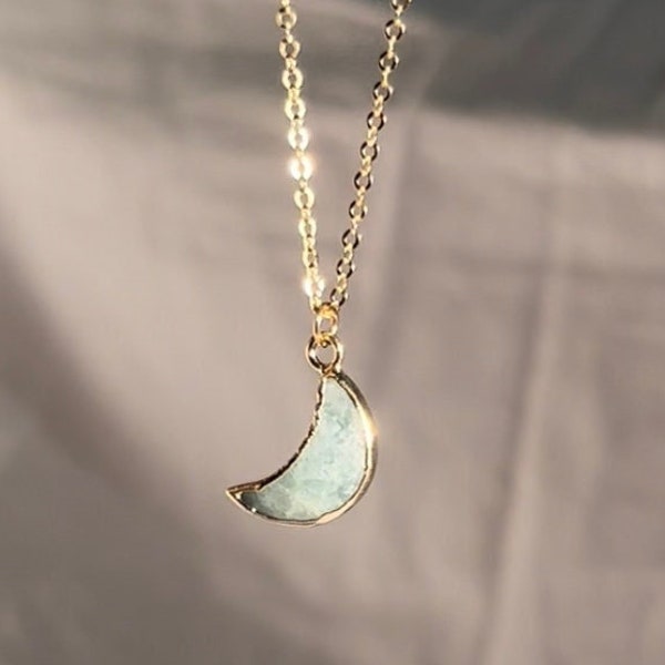 Aquamarine necklace • Tiny aquamarine pendant necklace • Dainty aquamarine jewelry • Aquamarine • Aquamarine for woman • Aquamarine moon
