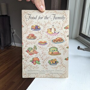 Vintage 1954 &#39;Food for the Family&#39; Recipe Booklet from Metropolitan Life Insurance Co. - Very Good Condition - Free U.S. Shipping