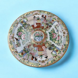Vintage Famille Rose Medallion Hand Painted 10.25 Porcelain Plate Geisha Signed