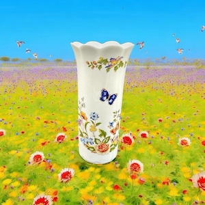 Vintage AYNSLEY &quot;Cottage Garden&quot; 6 Inch Vase - Fine Bone China England 1970s