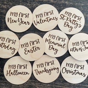Laser Engraved Holiday Rounds, Baby’s First Photos, Wooden Milestone Signs, Baby Milestones, Baby Shower, Newborn Photo Props