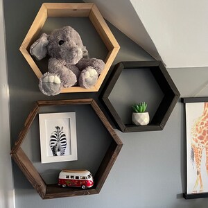 Estantes de nido de abeja, estante hexagonal, geométrico, multiusos, decoración de guardería, sala de estar, sala familiar, hexagonal, juego de 3, madera, estanterías