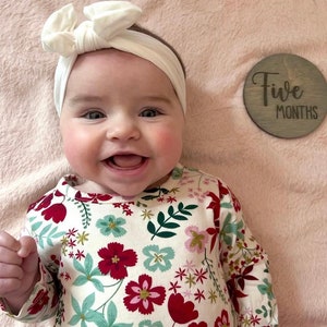 Rondas mensuales grabadas con láser, Hola mundo, Señales de hitos de madera, Fotos mensuales, Hitos del bebé, Baby Shower, Accesorios fotográficos para recién nacidos