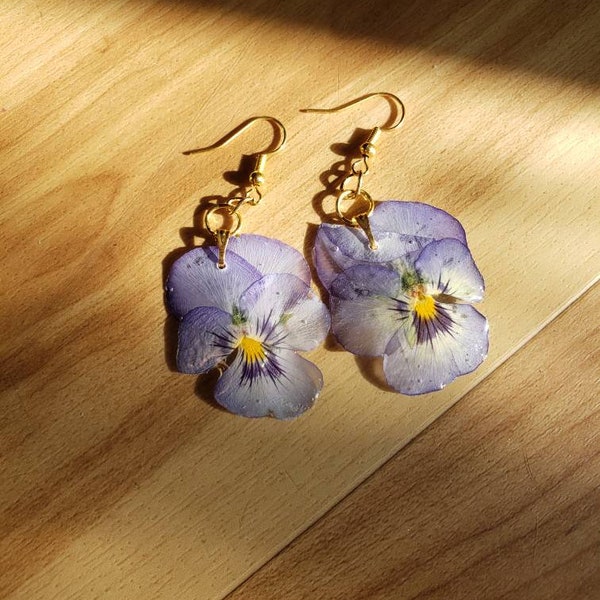 Flower Petal Earrings, Preserved Pressed Flowers, Resin Flower Earrings, Dangle Earrings,  Nature Inspired, Cottagecore, Botanical Jewelry