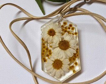 Pressed flower necklace in resin, Handmade, Australian natives, Pendant