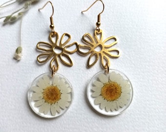 Pendientes de flores prensadas en resina, hechos a mano, margaritas blancas