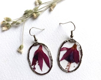 Pressed flower earrings in resin, lightweight, handmade, Fuchsias