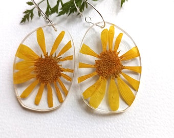 Real pressed flower earrings in resin, Yellow daisies, Handmade, Statement earrings