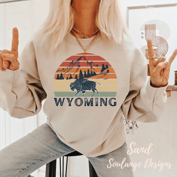 Wyoming Crewneck Sweatshirt Retro Sunset Sweatshirt Rocky Mountains Sweatshirt Hiking Sweatshirt Bison Shirt Travel Shirt Vacation Shirt