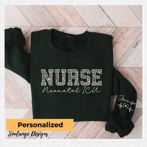 Gepersonaliseerde Nicu-sweater, naam op mouw Nicu-verpleegkundige geschenken, Nicu-sweatshirts, Nicu-truien, Nicu-teamtrui, neonatale intensive care