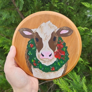 Cow Painting, Holiday Farmhouse Wall Art, Farm Life Wood decoration, Cartoon Cattle Cow Wreath, Rustic Christmas Artwork