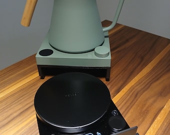 Soporte para tetera Stagg EKG Pro con almacenamiento para báscula