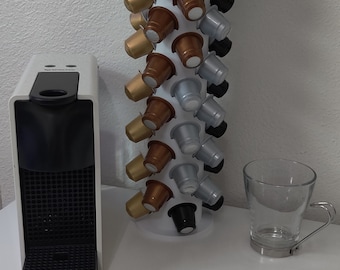 Soporte para cápsulas Nespresso impreso en 3D: compatible con cápsulas originales y Vertuo. Expositor para mostrador o pared.