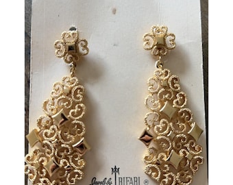 Trifari Vintage Filigree Dangle Earrings Womens OS Gold Chandelier Retro OS
