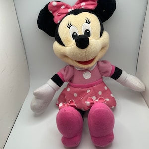 HER Accessories - Disney Junior Metal Keychain - MINNIE MOUSE (Pink Dress):   - Toys, Plush, Trading Cards, Action Figures & Games online  retail store shop sale