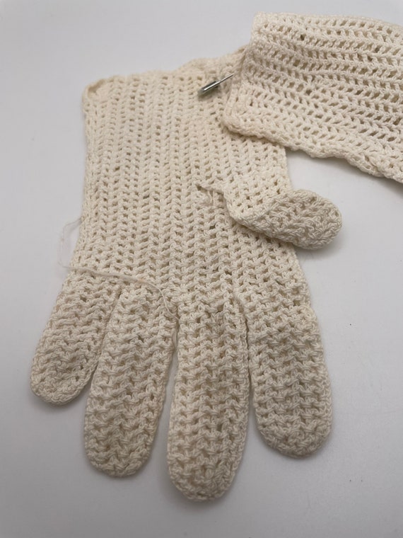 Vintage Lace Gloves - image 5