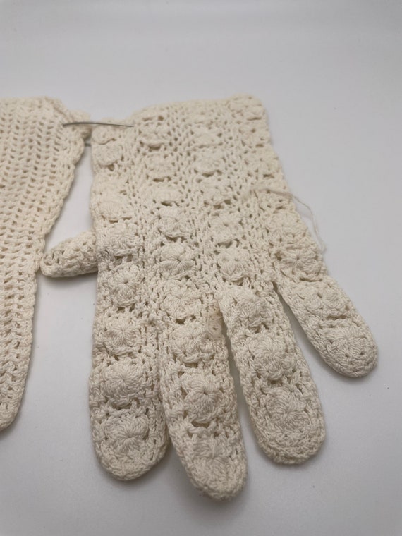 Vintage Lace Gloves - image 4