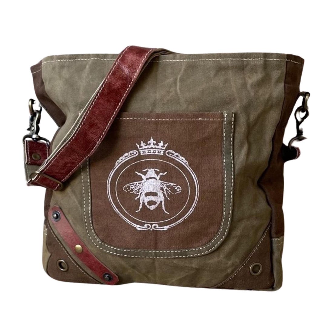 ◇Rest & Recreation◇ RR CANVAS SHOULDER BAGBEIGE Queen Bee Canvas Bag | Repurposed Military Canvas Fall Bag