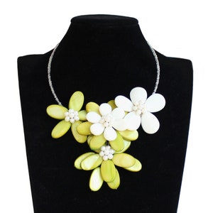 Colorful Shell Necklace Shell Flower Necklace Choker Necklace Mother&#39;s Day gift, birthday present, wedding gift