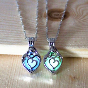 Fineder 2 Colors Mother Loving Son Or Daughter Heart Shape Pendant Necklace   Glow in The Dark Necklace