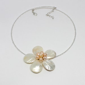 18&#39;&#39; Natural  White  Shell Flower Pearl  Necklace choker necklace Mother Of Pearl Necklace