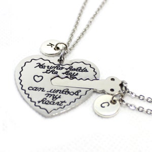 2pcs set novio regalo de novia, el que sostiene el collar de llaves, llave de corazón, collar de él y ella, regalo de San Valentín, regalos de Navidad.