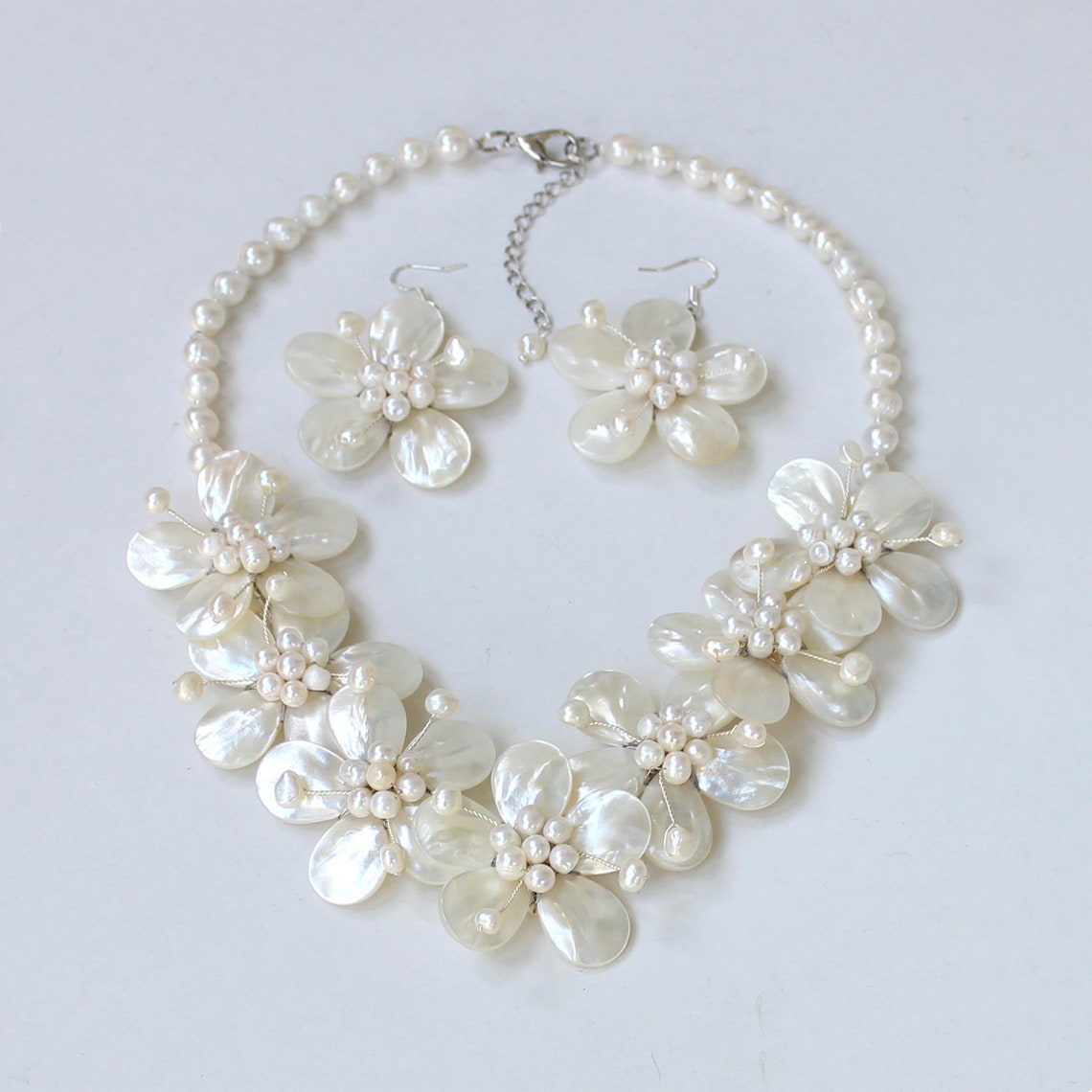 18'' Natural White Shell Flower Necklace Pearl Necklace Earrings Set ...