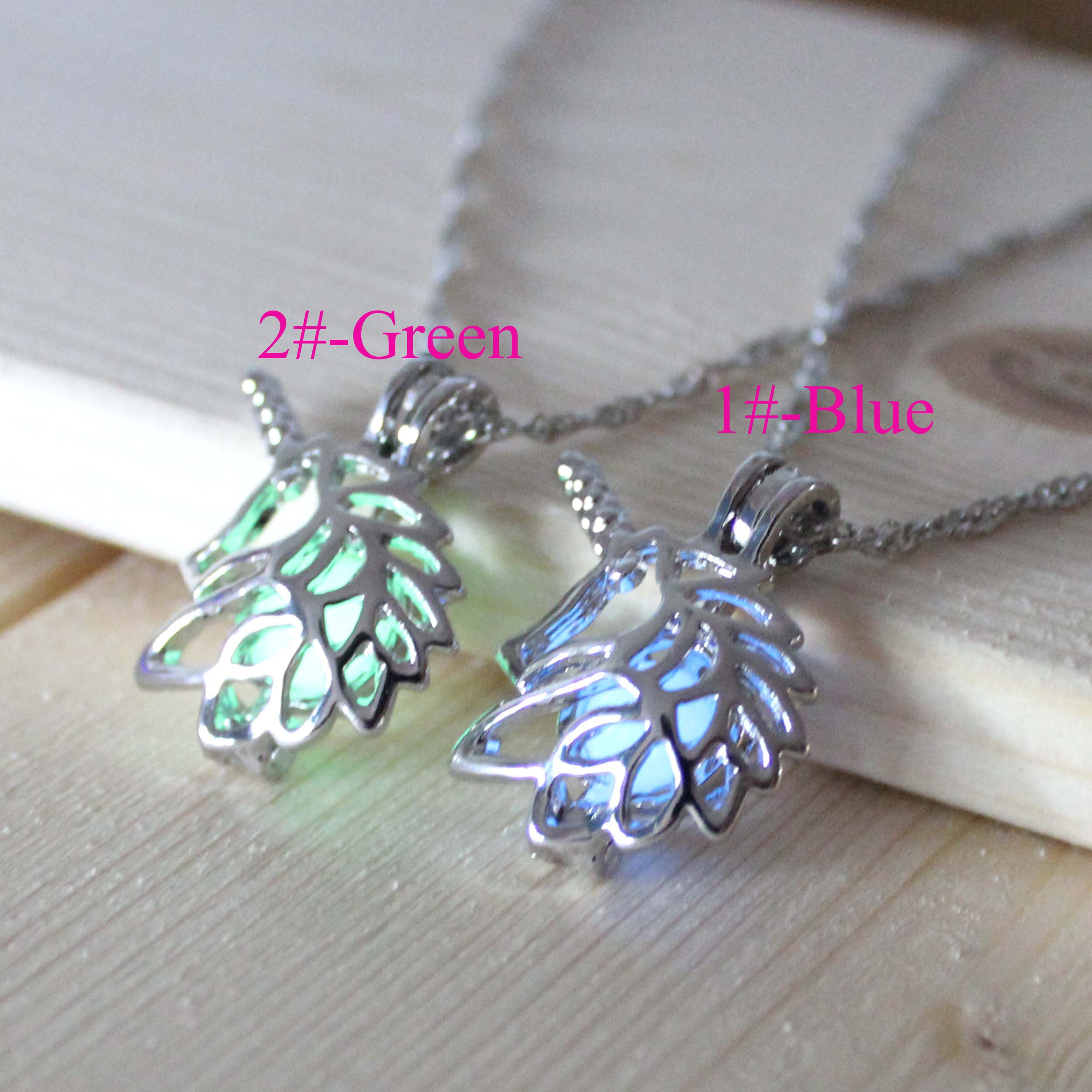 Fineder 2 Colors Hollow unicorn Pendant Necklace Fluorescent Necklace, Glow in The Dark Necklace Halloween gift