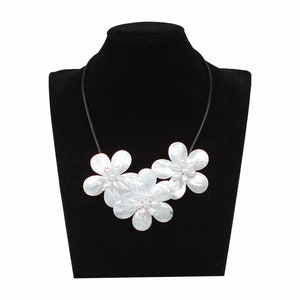 18&#39;&#39; Natural  White  Shell Flower Necklace Pearl  Necklace choker necklace Mother&#39;s Day gift, birthday present, wedding gift