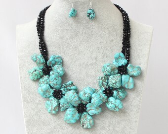 Collana di perline di turchese esagerate irregolari con cristallo nero e orecchini, regalo per le donne, collana di turchese, collana di perline di turchese,