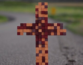 "Handgemachte Upcycled Holz Wand Kunst ""Redeemed"" - Rustikales Selbstgemachtes Modernes Dekor Kreuz."