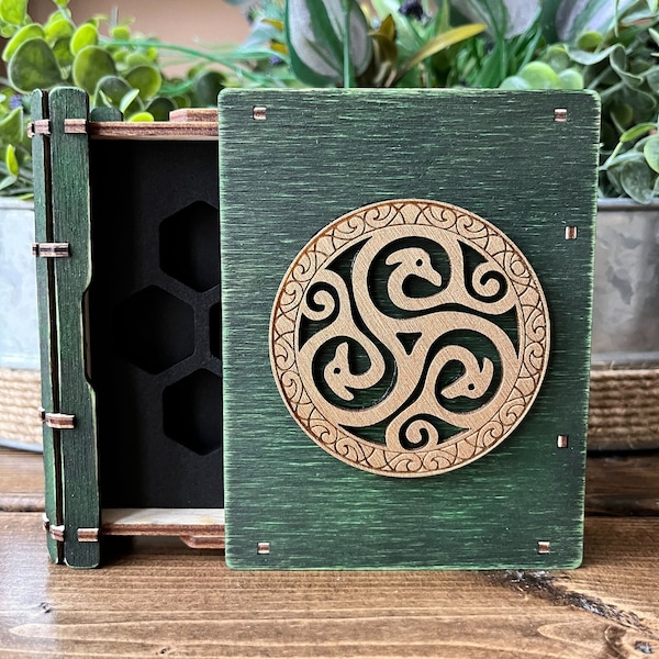 St. Patricks Dice Box | DnD Celtic Gift | DnD Gift | Customizable DnD Gift | Ogham Name | Celtic Knot