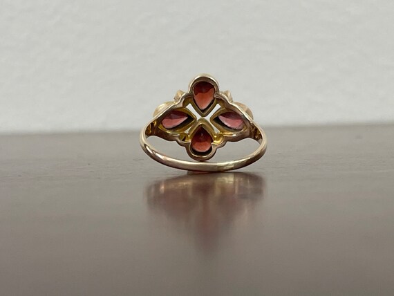 14KT Garnet Cabachon and Seed Pearl Ring - image 2