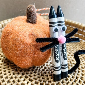 Black Cat Craft Kit, Preschool Halloween Craft, DIY Halloween Decorations, School Halloween Party, Crayon Craft, Kid Halloween Party Favor image 5