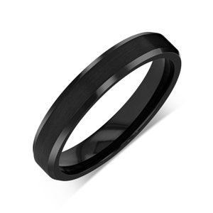ONBERISPELIJK - Wolfraamcarbide zwarte ring 4 mm met geborsteld zwart midden