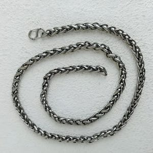 Titanium Wheat Chain Necklace: Lightweight Hypoallergenic Spiga Chain