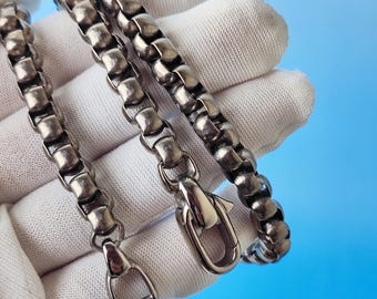 7mm Titanium Box Chain Necklace – Hypoallergenic, Tarnish-Free, Secure Clasp