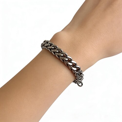 Pulsera de titanio macizo con quilla: cadena de torsión de cuatro lados hipoalergénica