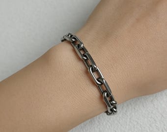 Industrial Titanium Biker Bracelet: 8mm Square-Cut Chain, Hypoallergenic