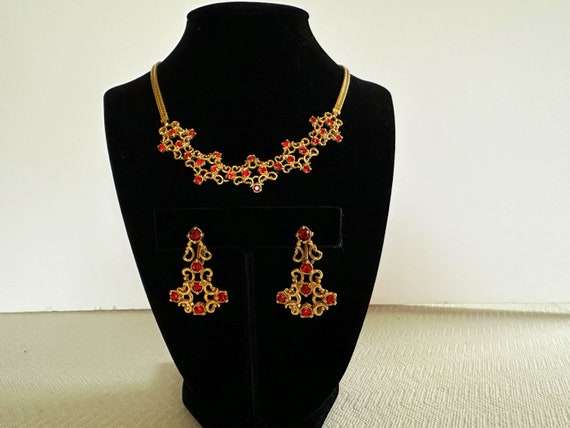 Christmas Red Vintage Necklace and Matching Earring Set, Red Earrings, Red Choker, Red Necklace, Matching Vintage Necklace and Earring Set