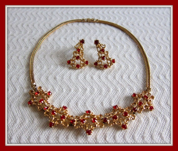Christmas Red Vintage Necklace and Matching Earri… - image 2