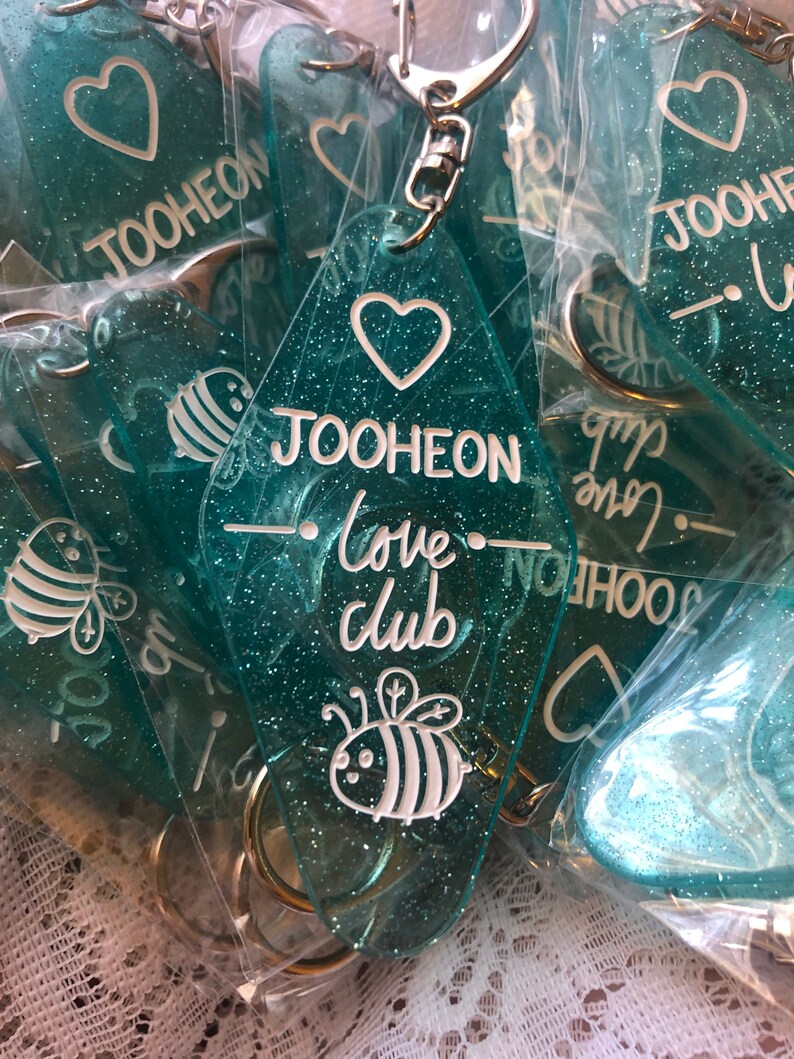 Monsta x JOOHEON Love Club Hotel Keychain Fan made Kpop Keychain cute bee