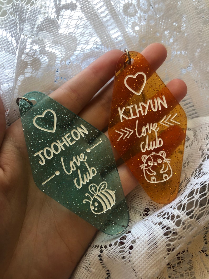 Monsta x JOOHEON Love Club Hotel Keychain Fan made Kpop Keychain cute bee