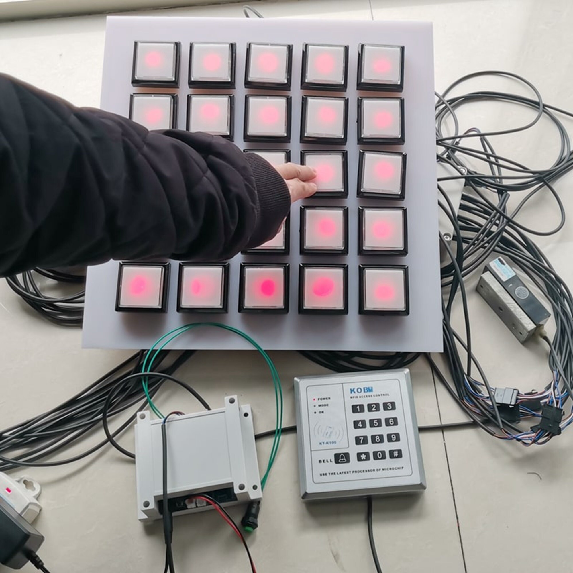Real Life Simon Says Game for Escape Rooms, Mindblowing Color Sequence ...