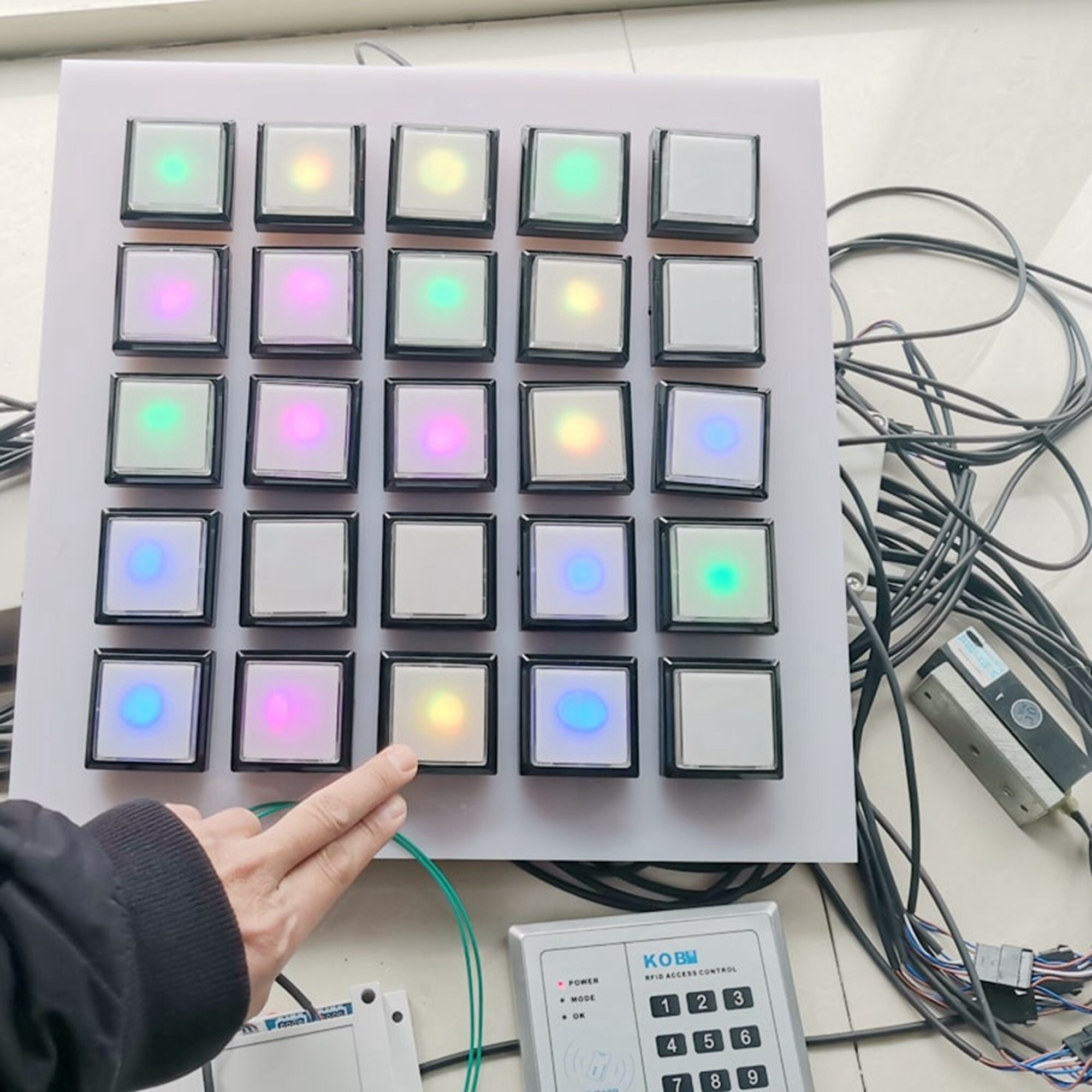 Real Life Simon Says Game for Escape Rooms, Mindblowing Color Sequence ...