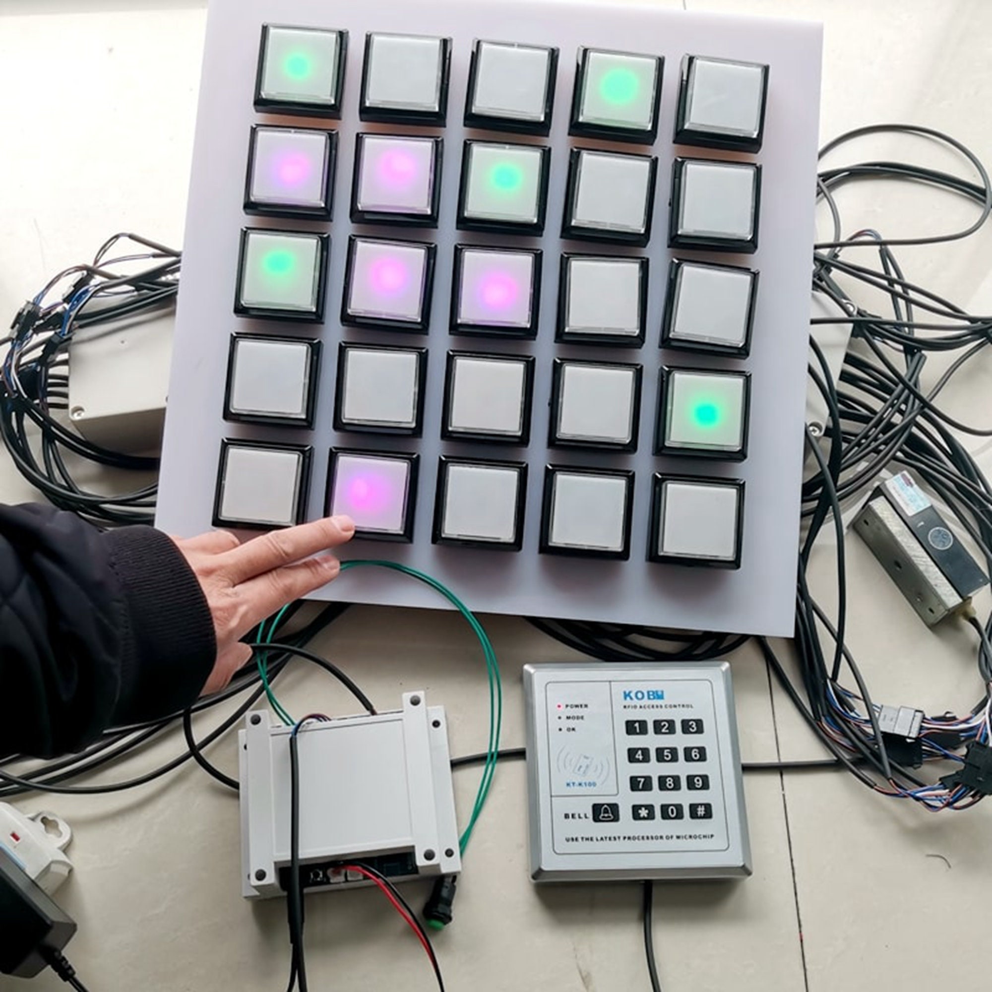 Real Life Simon Says Game for Escape Rooms, Mindblowing Color Sequence ...