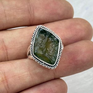 Authentic Moldavite Raw Ring – Natural Moldavite Gemstone in 925 Sterling Silver, Handmade Jewelry from Czech Republic
