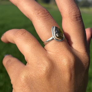 Handgemaakte zeshoekige moldavietring: 925 sterlingzilver, verstelbaar