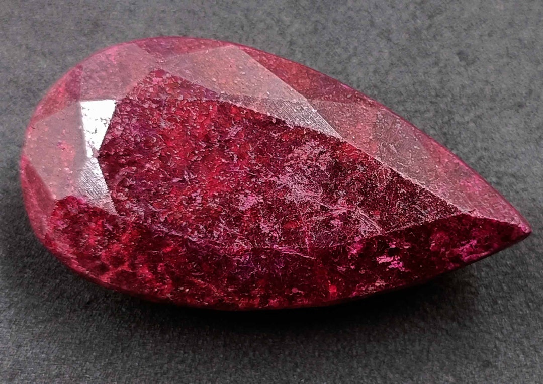 Ruby Exclusive Quality 600 Carat Certified Natural Pigeon Blood Red ...